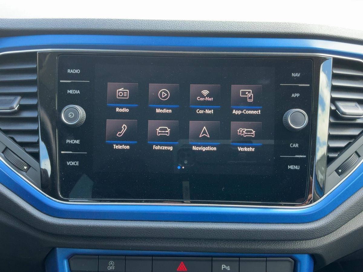 Volkswagen T-Roc 1.5 TSI STYLE - Samsaru's Car Outlet