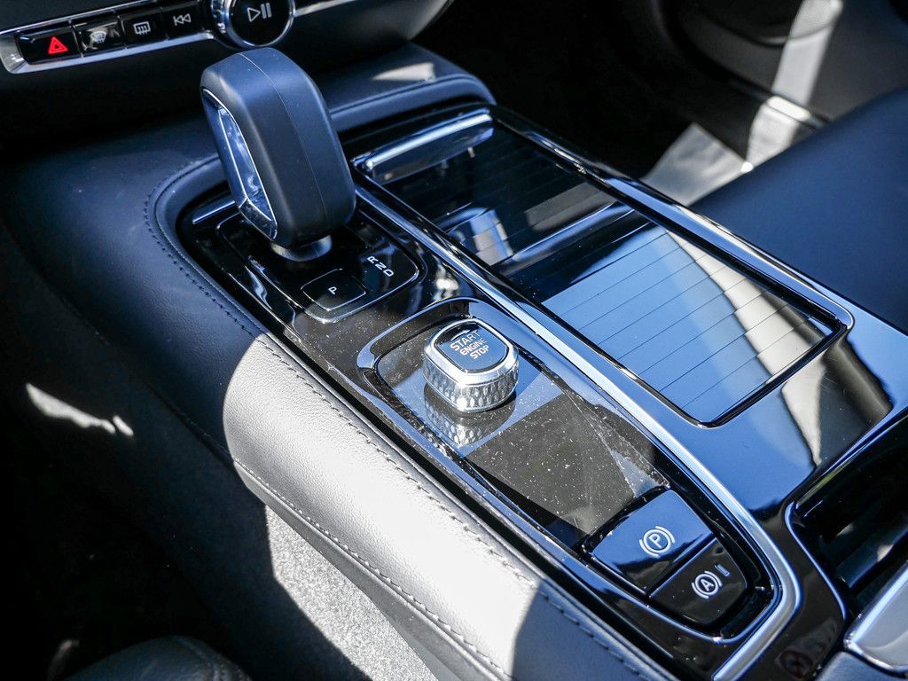 Volvo S60 T8 Ultimate Dark Recharge Plug-In Hybrid AWD