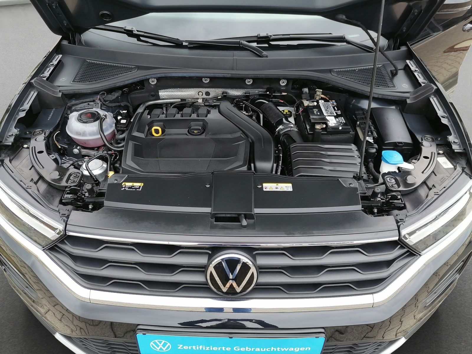 Volkswagen T-ROC Sport TSI - Samsaru's Car Outlet