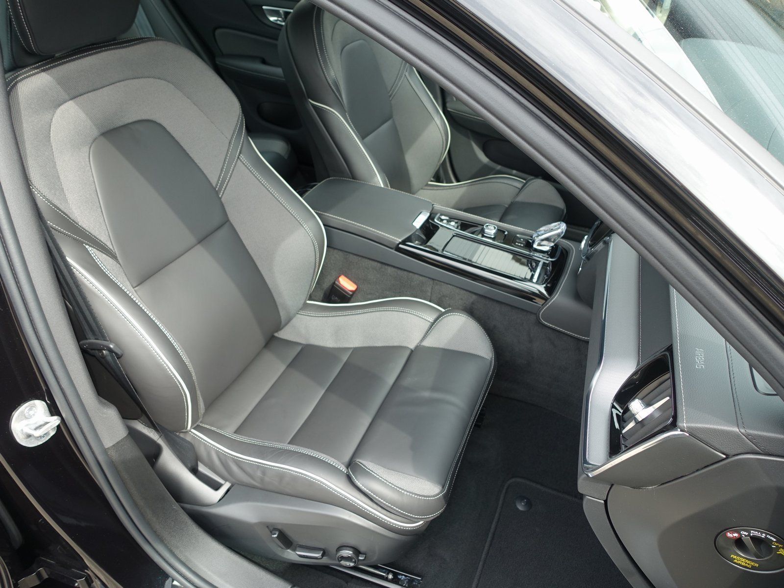 Volvo S60 Recharge Ultimate T8 AWD Leasing ab € 349,-