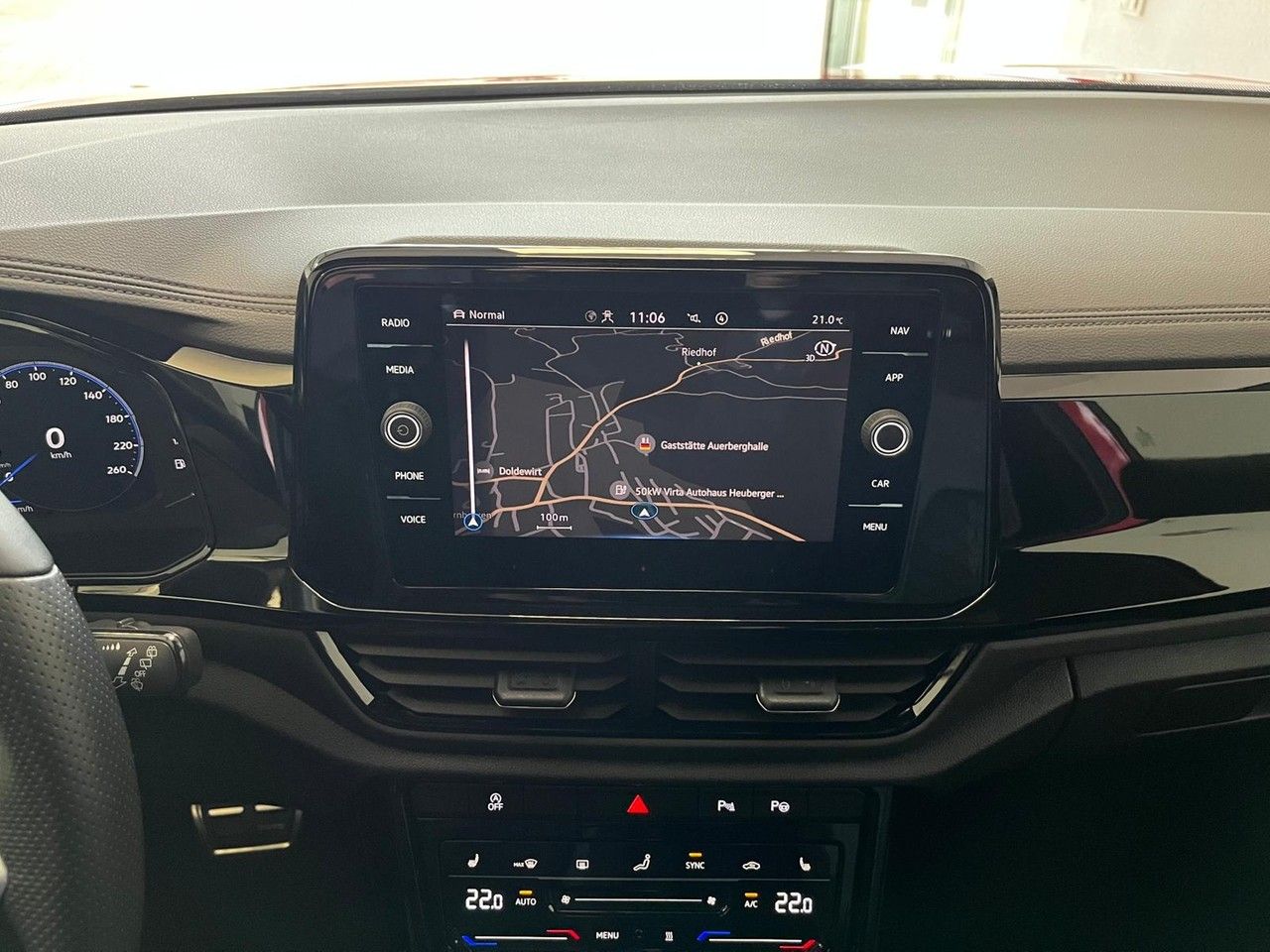 Volkswagen T-Roc 2.0 TSI DSG 4MOTION R Line - Samsaru's Car Outlet