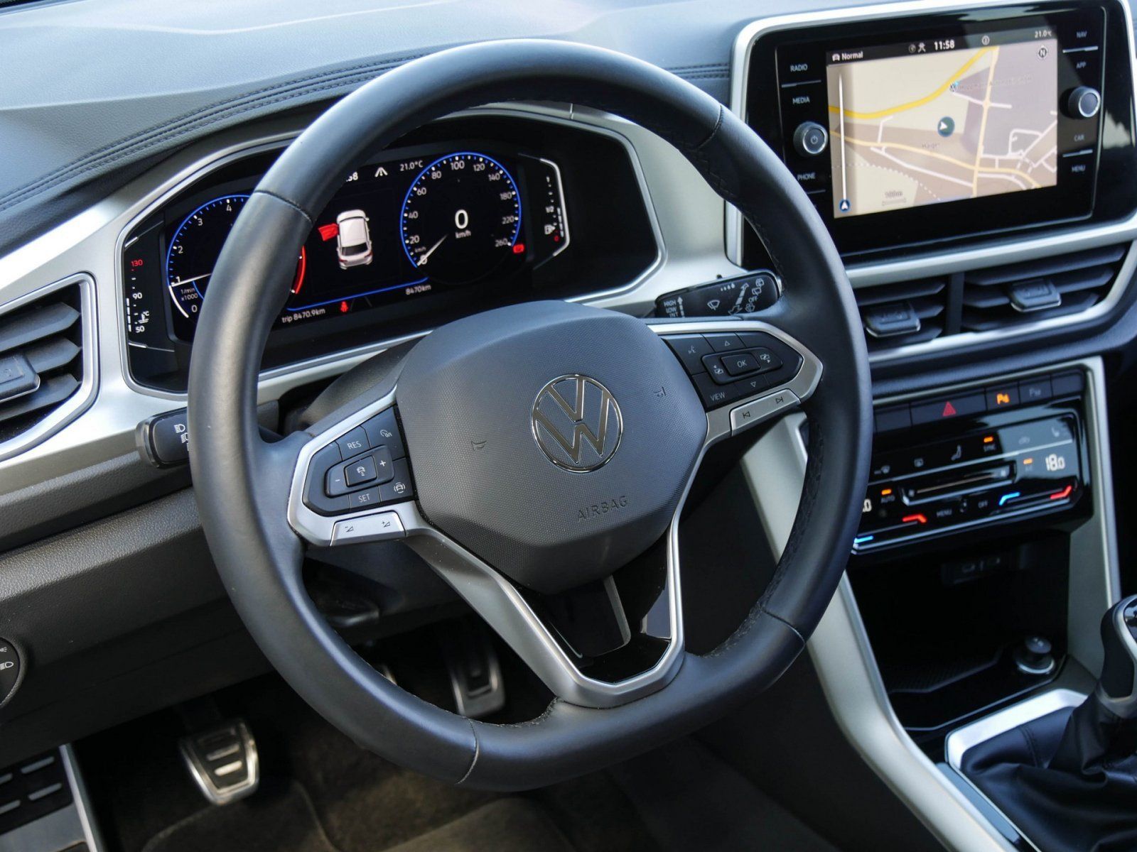 Volkswagen T-Roc MOVE 1.0 TSI - Samsaru's Car Outlet