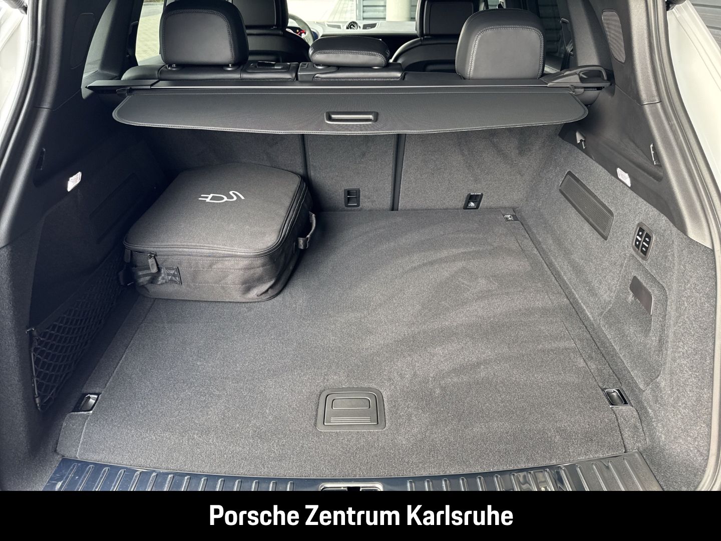 Porsche Cayenne E-Hybrid BOSE LED-Matrix Panoramadach