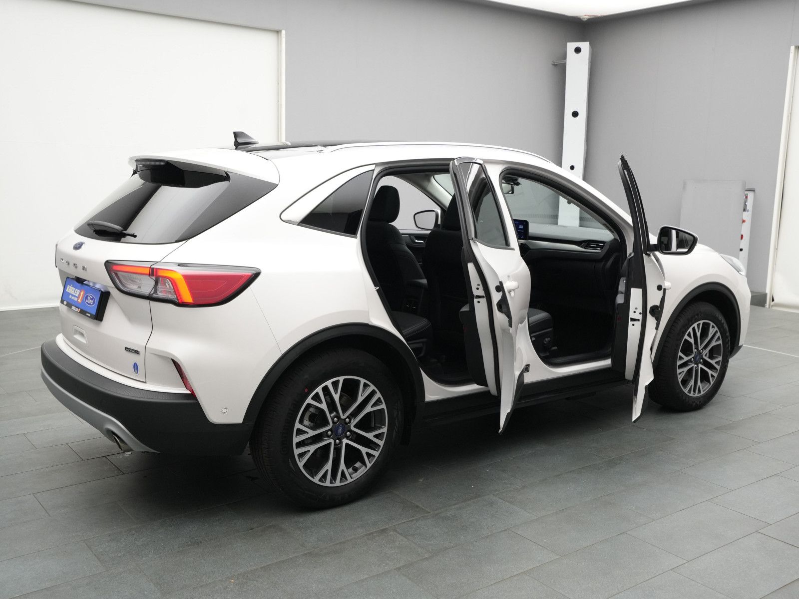 Ford Kuga Titanium X 225PS Plug-in-Hybrid Aut. - Samsaru's Car Outlet