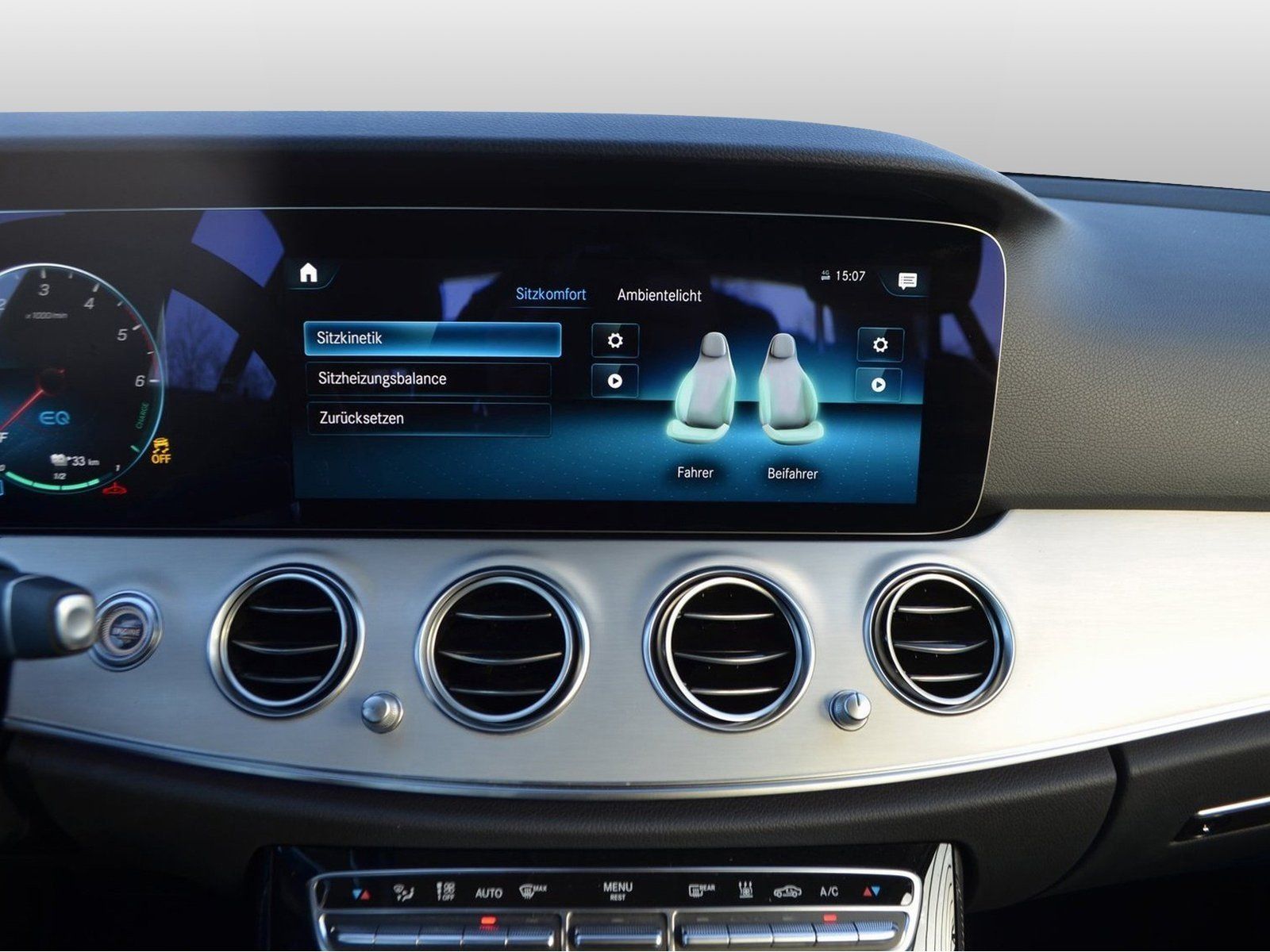 Mercedes-Benz E 300 de Exclusive 4M - Samsaru's Car Outlet