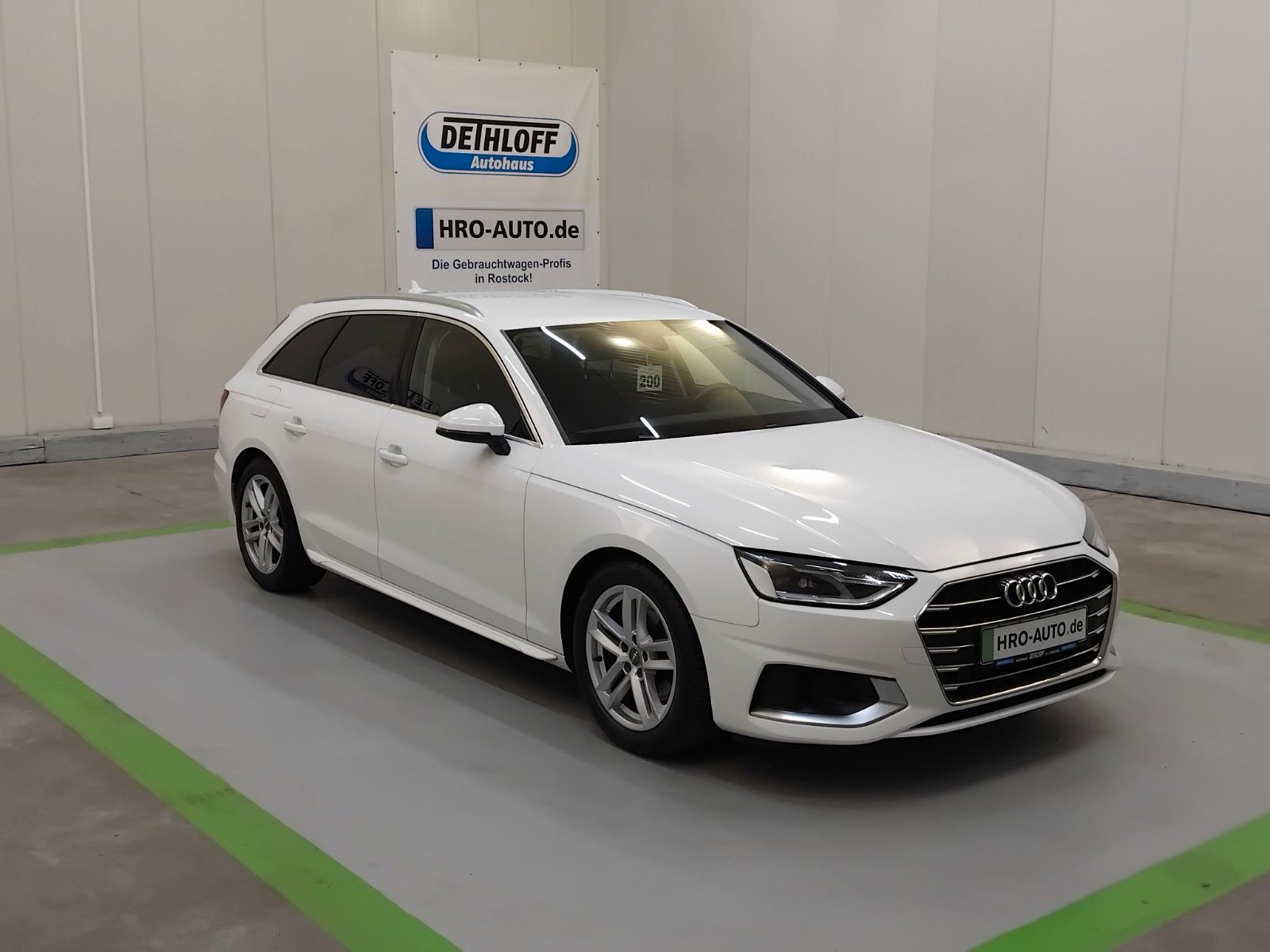 Audi A4 Avant 40 2.0 TFSI advanced - Samsaru's Car Outlet