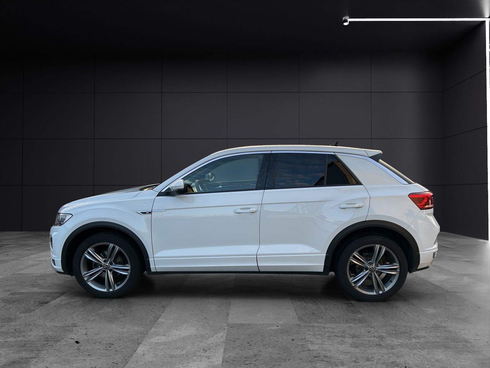 Volkswagen T-Roc TSI Sport R-Line - Samsaru's Car Outlet
