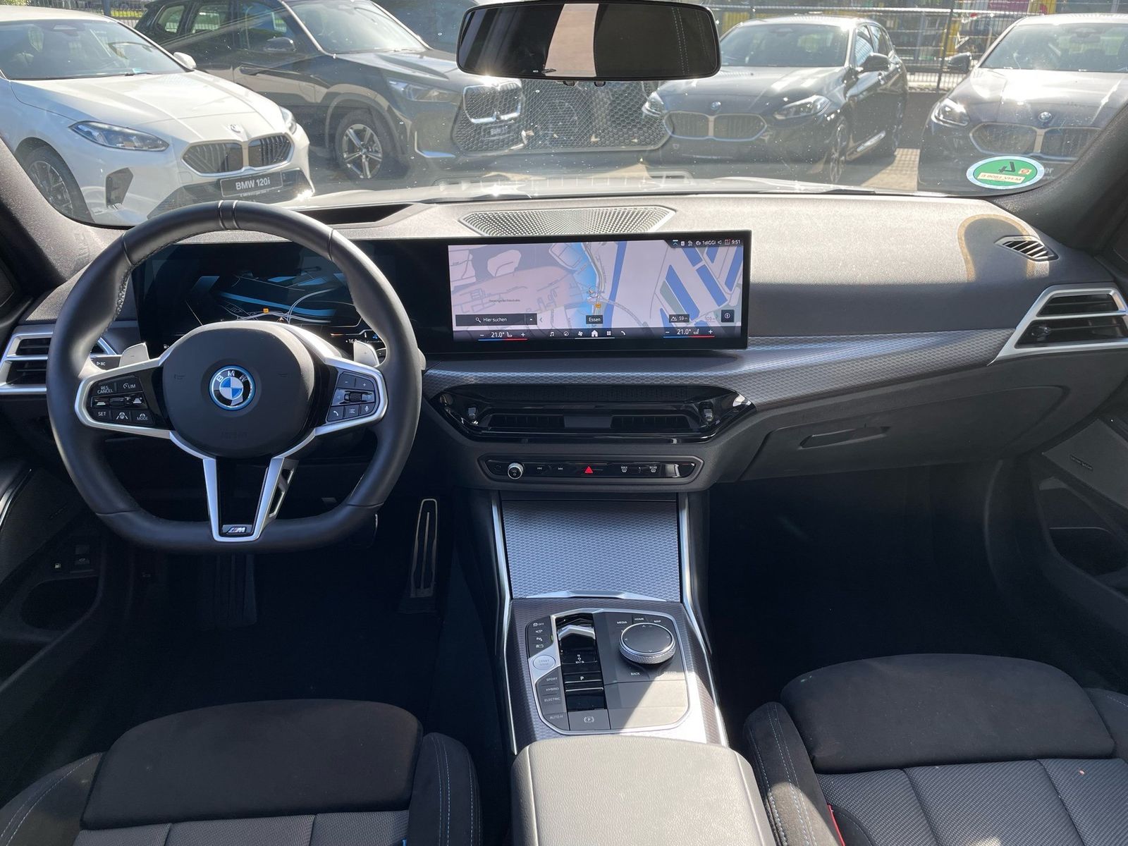 BMW 330e xDrive Tour M Sport || AHK Pano ACC 360 H&K