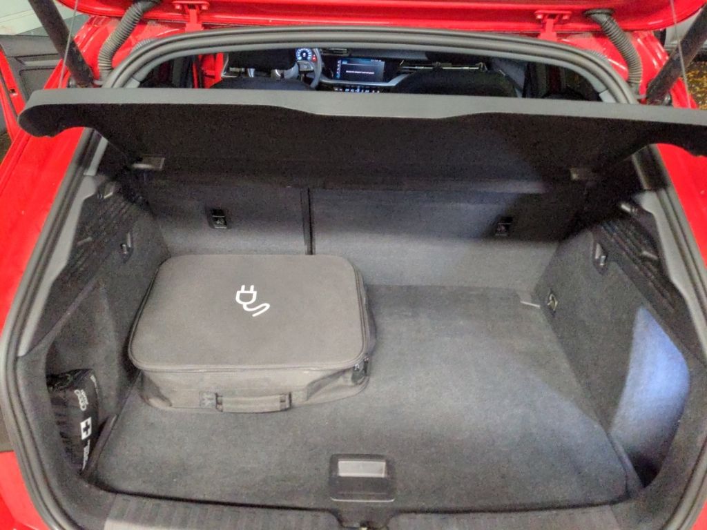 Audi A3 Sportback 40TFSIe S tronic Matrix SHZ PDC hin