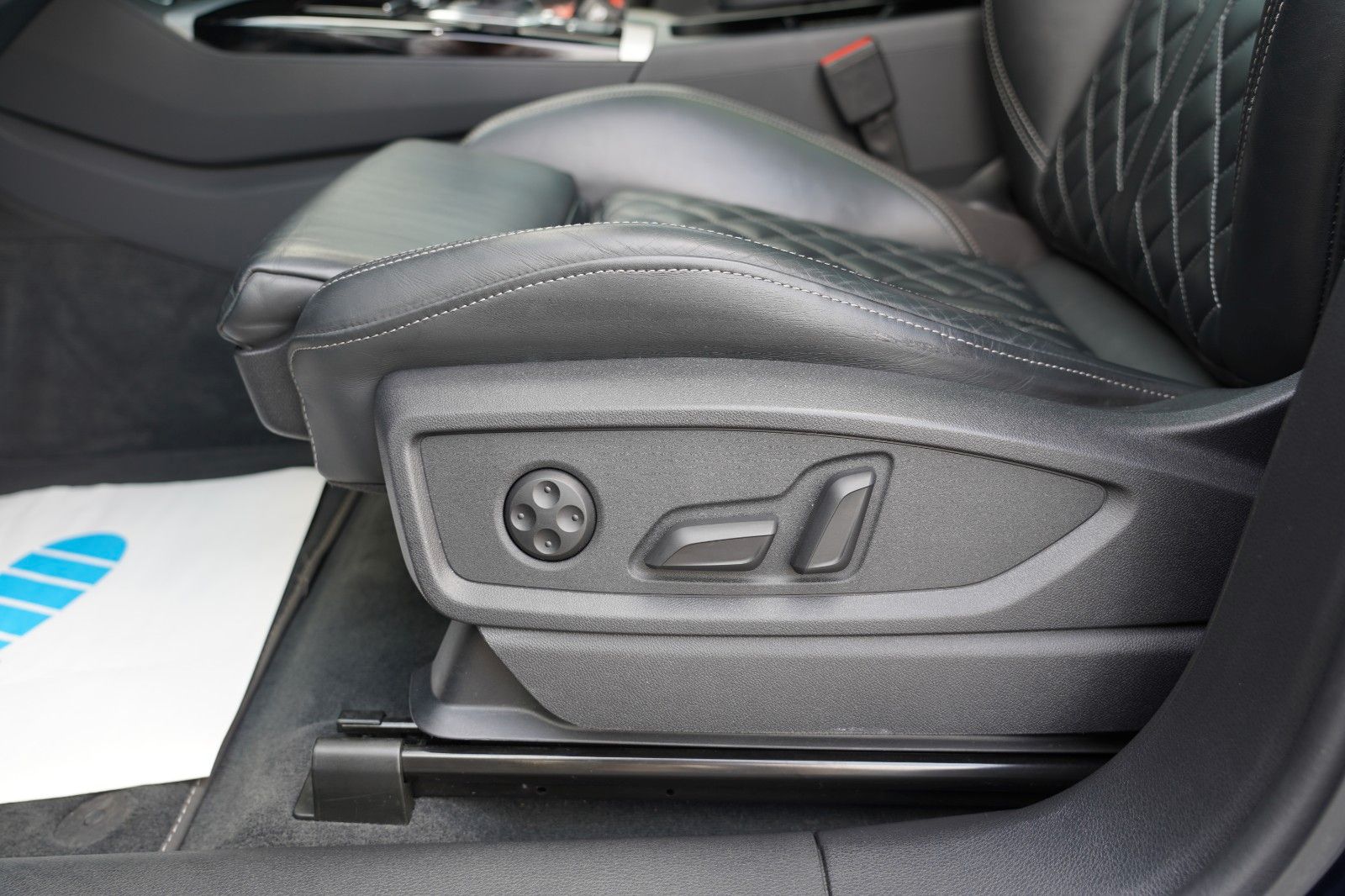 Audi Q5 40TDI quattro S line NAPPA PANO AHK HUD KEY