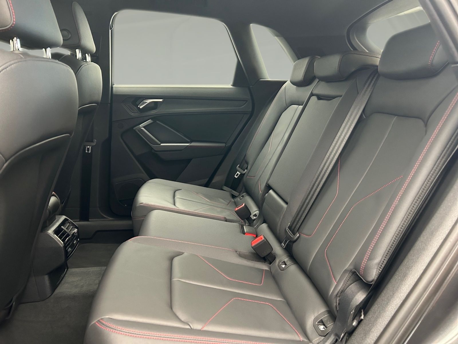 Audi Q3 40 TDI quattro S line - Samsaru's Car Outlet