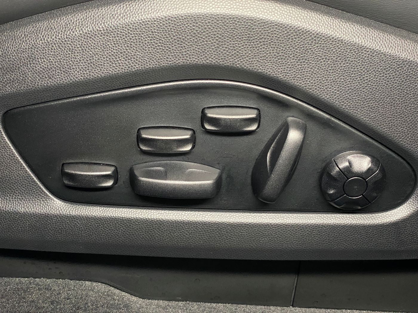Porsche Macan Turbo | Hinterachslenkung | AHK | 22-Zoll