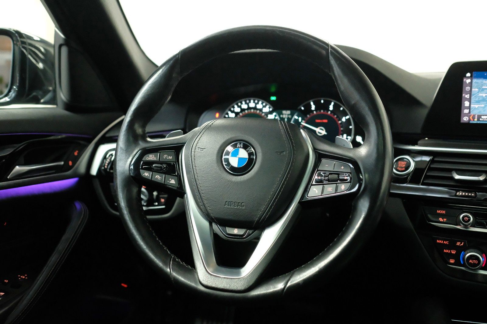 BMW 520d xDrive SportLine/SCHIEBEDACH/BUSINESS/HEADU