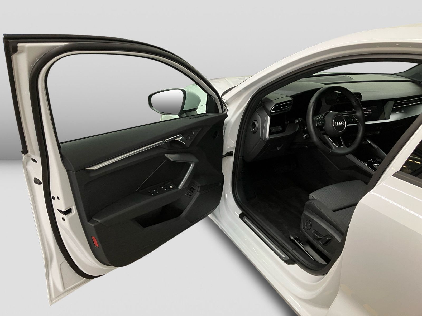 Audi A3 Limousine 30 TFSI advanced - Samsaru's Car Outlet