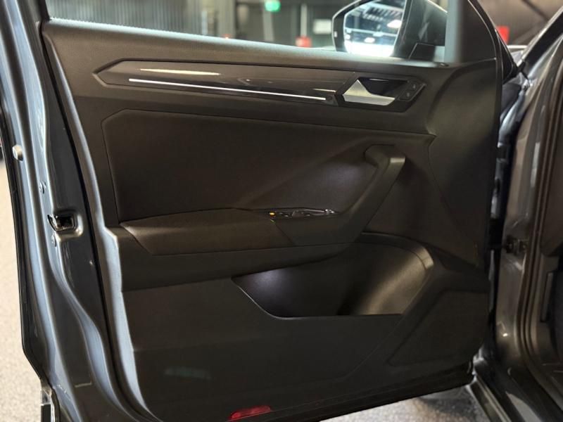 Volkswagen T-Roc 1.5 TSI SPORT - Samsaru's Car Outlet
