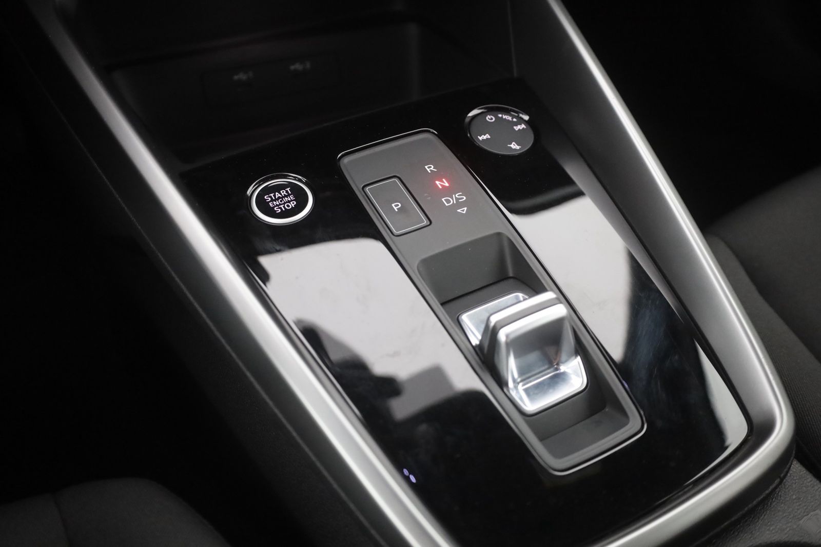 Audi A3 35 TDI Limousine LED Navi Sitzheizung DAB AHK