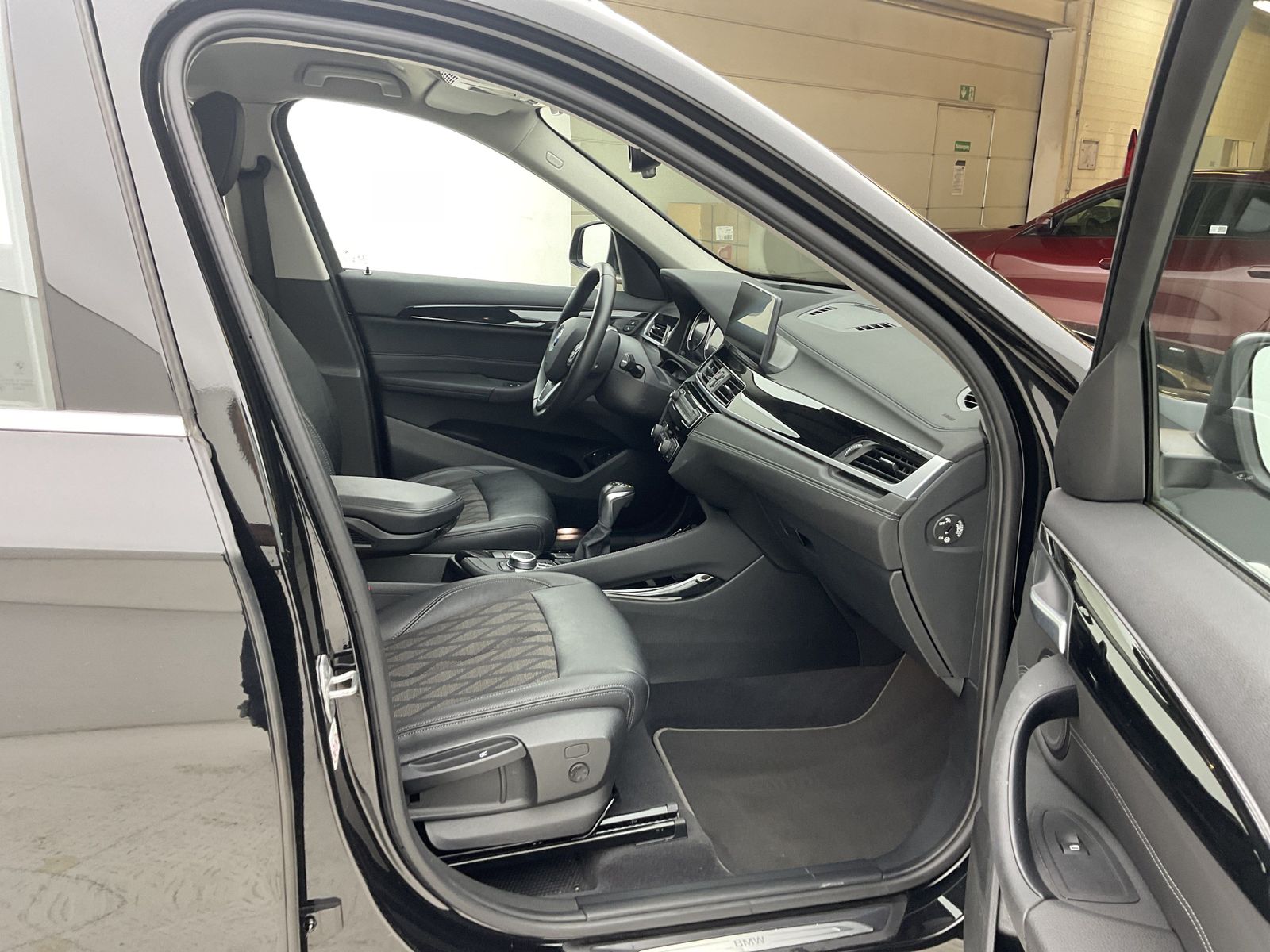 BMW X1 xDrive25e - Samsaru's Car Outlet