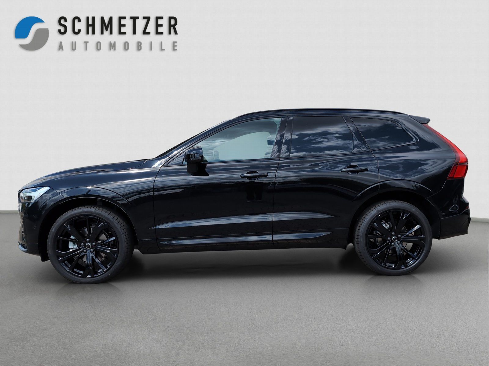 Volvo XC60 Black Edition B5 AWD Plus - Samsaru's Car Outlet