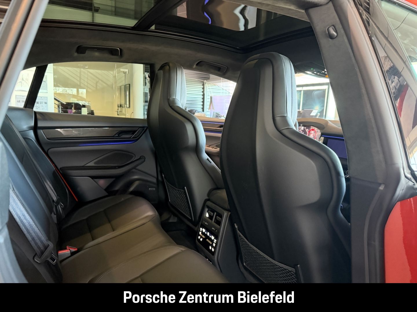 Porsche Macan Turbo HA-Lenkung InnoDrive Surround-View