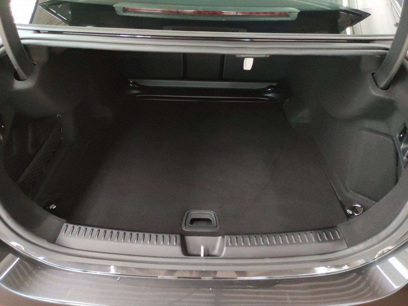 Mercedes-Benz E 220 d AVANTGARDE - Samsaru's Car Outlet