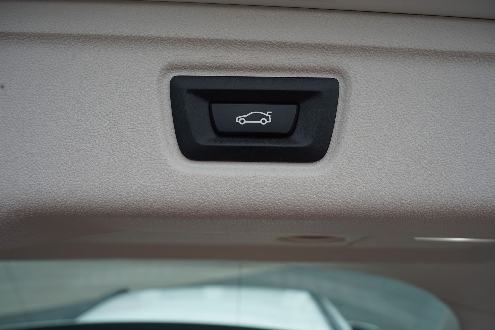 BMW 320e Touring xDrive Sport Line - Samsaru's Car Outlet