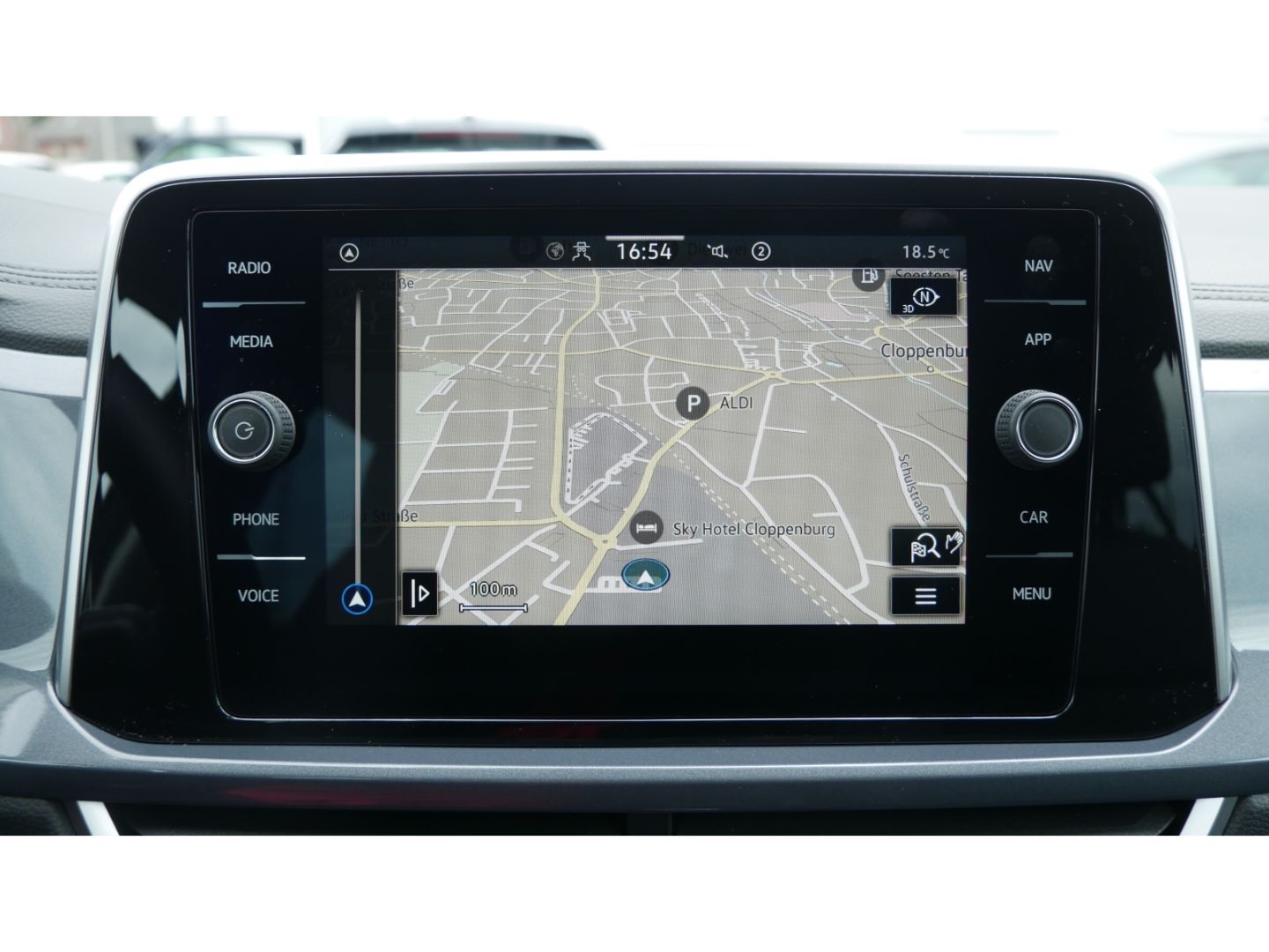 Volkswagen T-Roc Style 1.5 TSI - Samsaru's Car Outlet