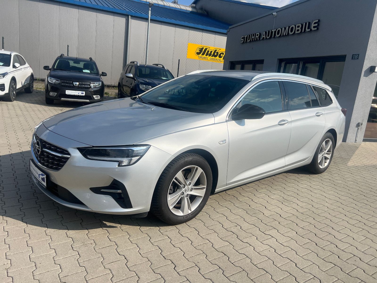 Opel Insignia B Sports Tourer Aut. - Samsaru's Car Outlet