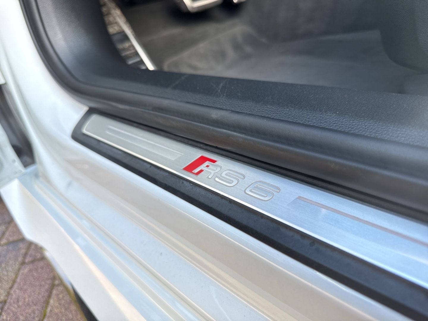 Audi RS6 Avant 4.0 TFSI quattro StandHZG Navi Leder D