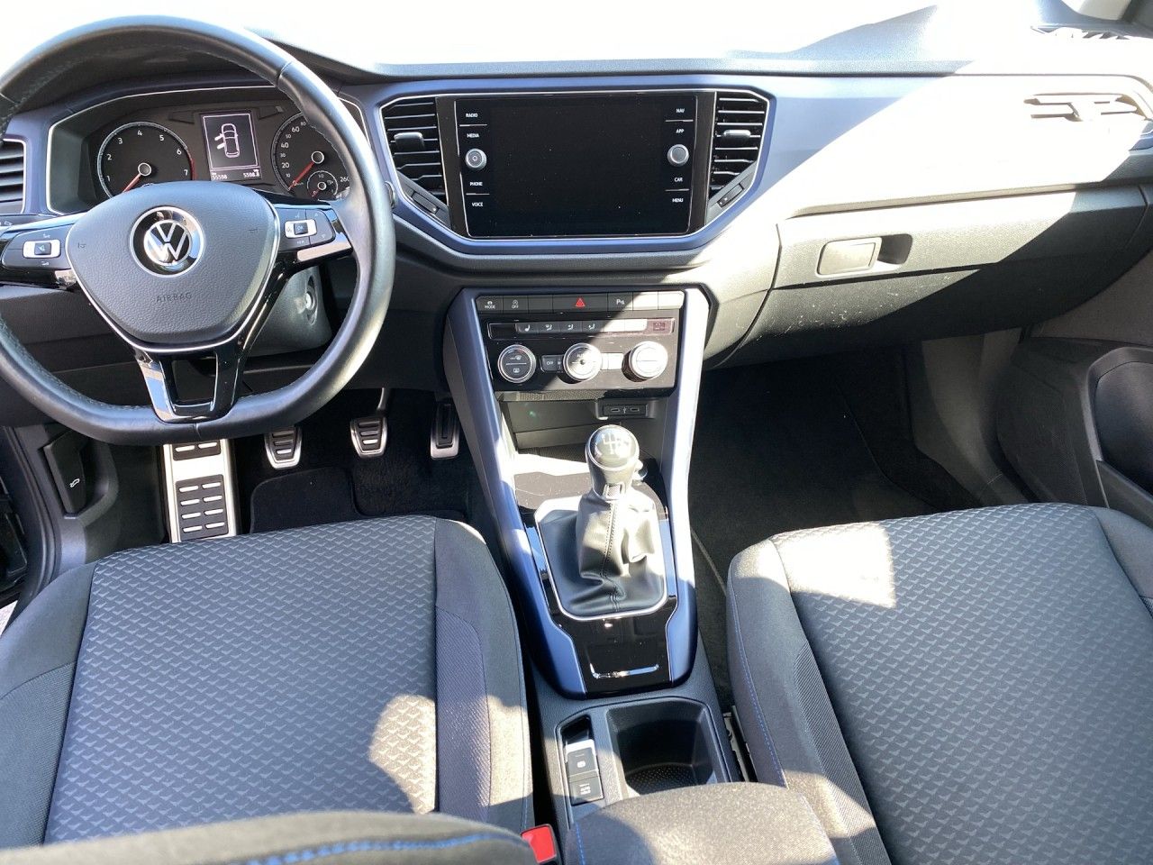 Volkswagen T-Roc 1.0 TSI United - Samsaru's Car Outlet