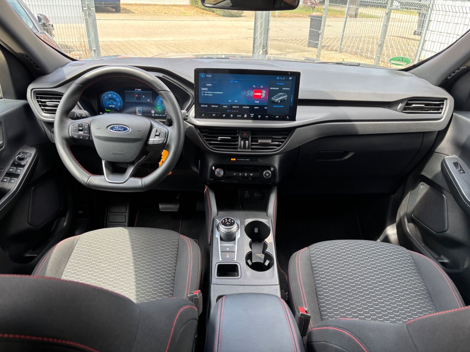 Ford Kuga Plug-In Hybrid ST-Line - Samsaru's Car Outlet