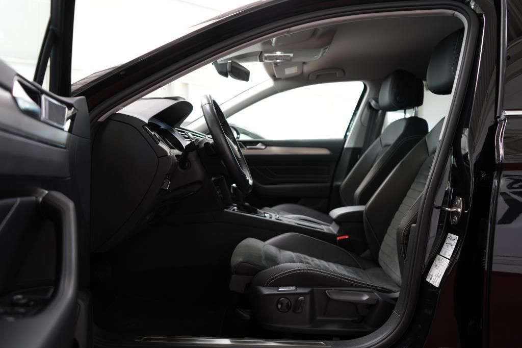 Volkswagen Passat Variant 1.5 TSI DSG Elegance - Samsaru's Car Outlet