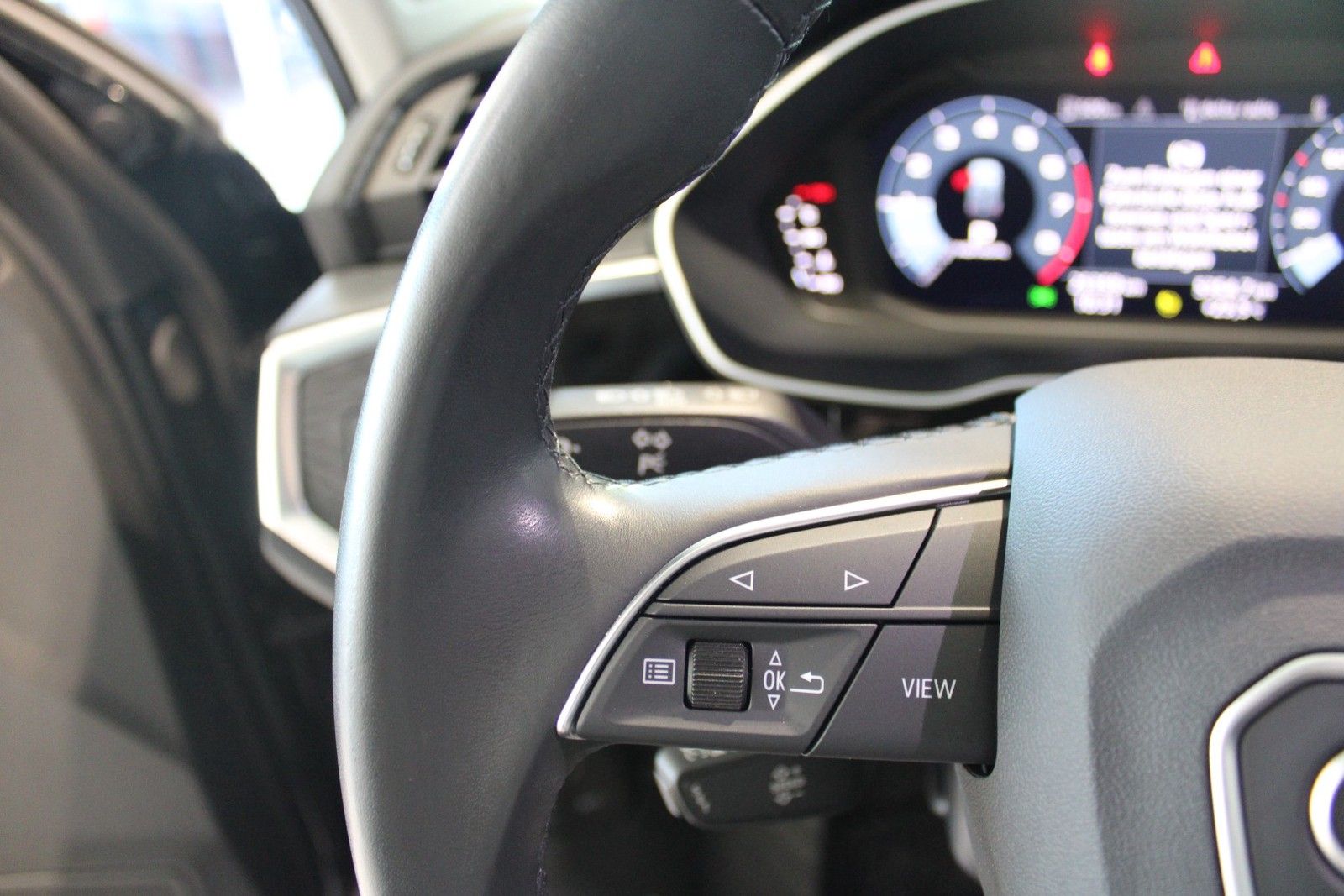 Audi Q3 40 TFSI quattro advanced - Samsaru's Car Outlet