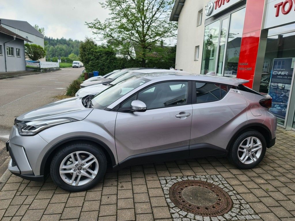 Toyota C-HR Hybrid - Samsaru's Car Outlet