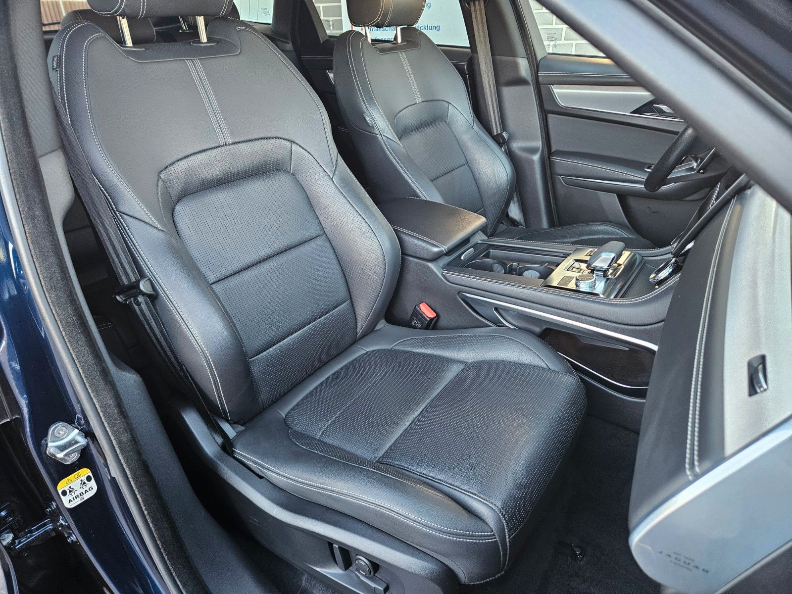 Jaguar F-PACE R-Dynamic SE AWD STDHZG KAM LED
