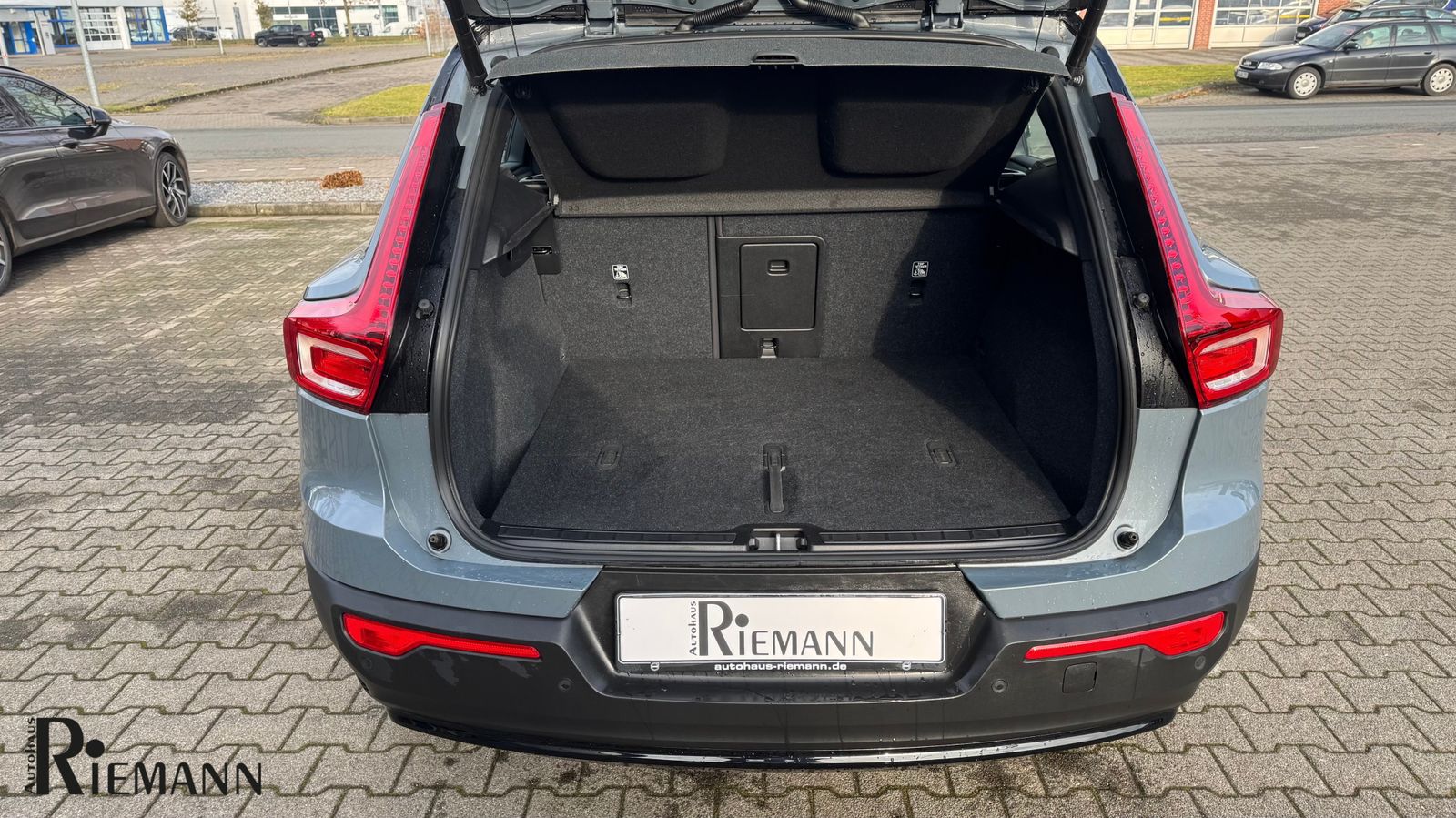 Volvo XC40 Recharge Single Motor Plus + Winter-Paket