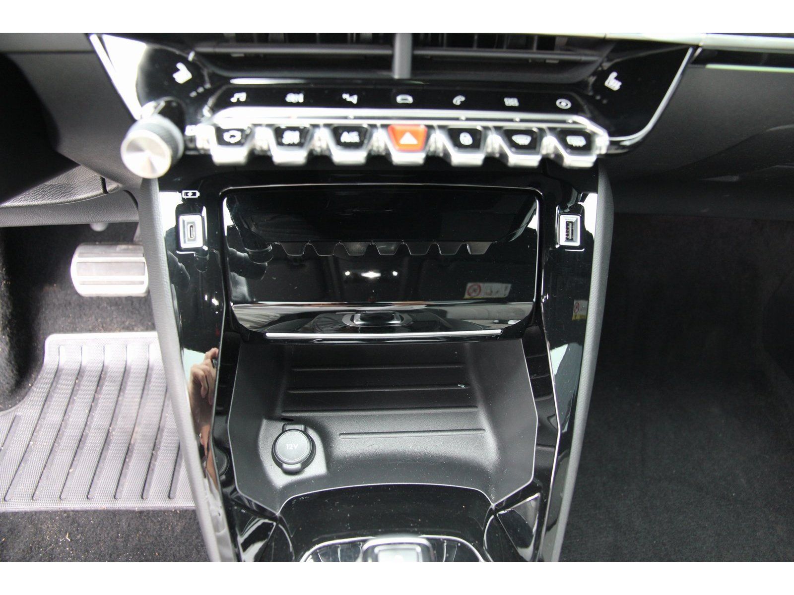 Peugeot 208 e-GT - Samsaru's Car Outlet