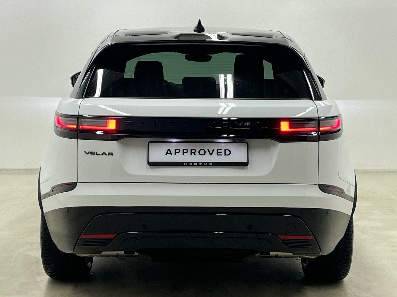 Range Rover Velar D300 Dynamic HSE - Samsaru's Car Outlet