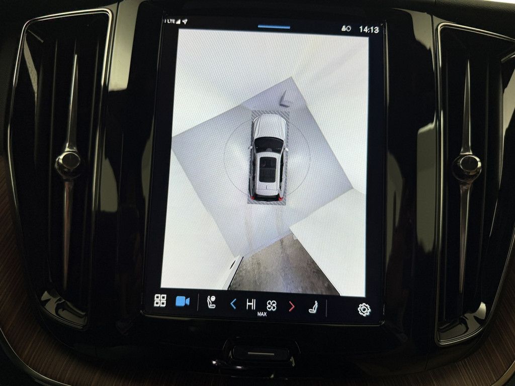 Volvo XC60 T6 Plus Dark Recharge Plug-In Hybrid AWD