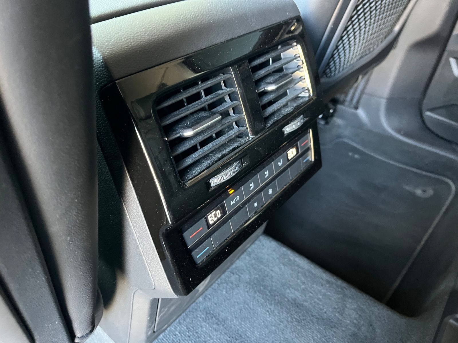 Volkswagen Touareg 3.0 TDI  4Motion Luftfahr Leder AHK LED
