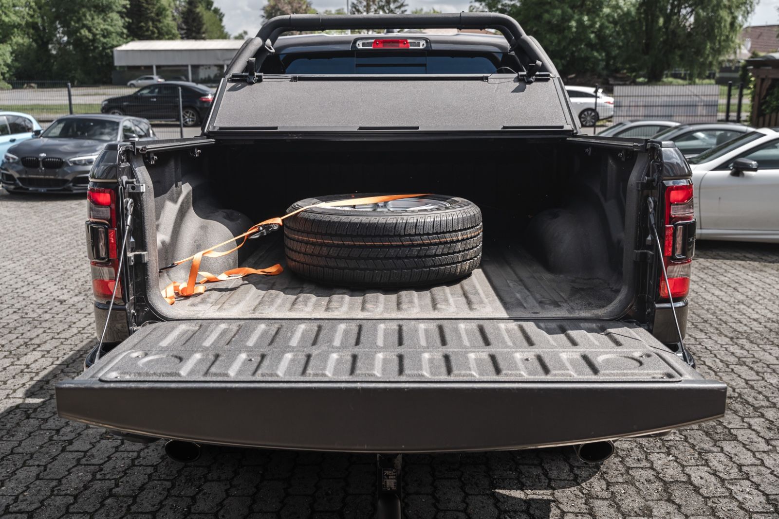 Dodge RAM5.7Laramie E-Torque/LPG/Navi/360*Dig-T/Pano