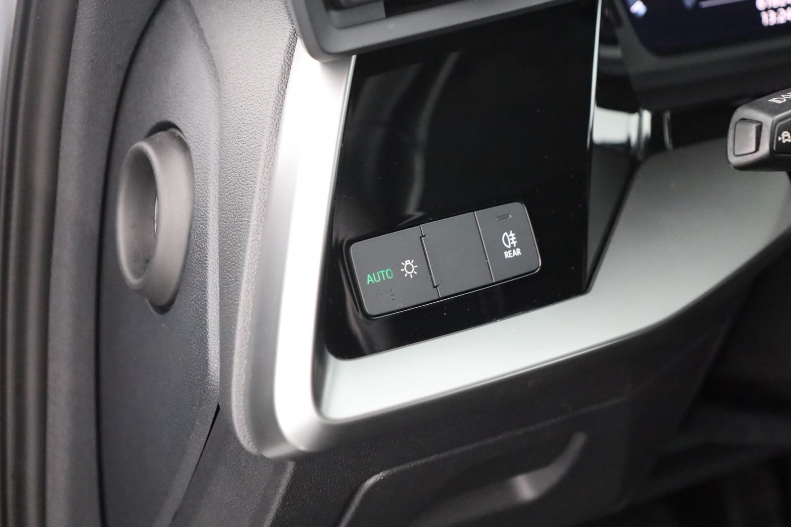 Audi A3 35 TDI S-Tronic Limousine LED Navi AHK Tempo