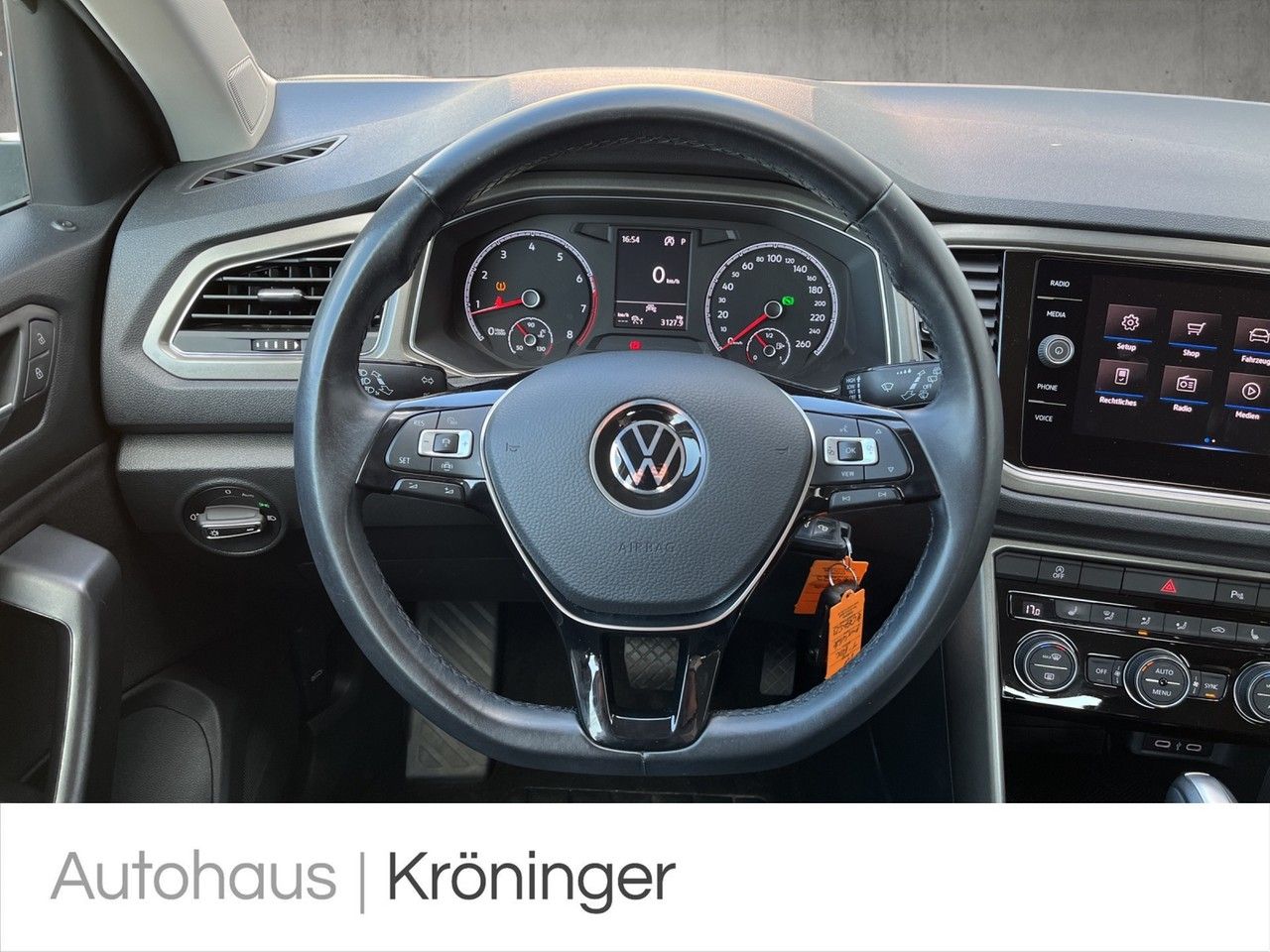Volkswagen T-Roc 1.5 TSI DSG Style - Samsaru's Car Outlet