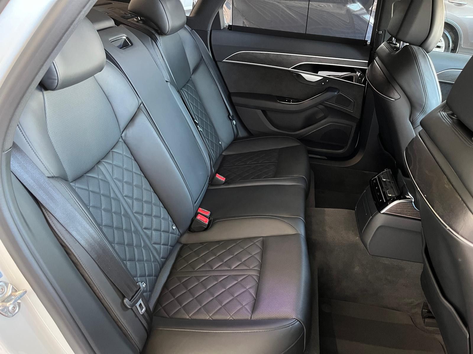 Audi A8 60 TFSI e quattro - Samsaru's Car Outlet