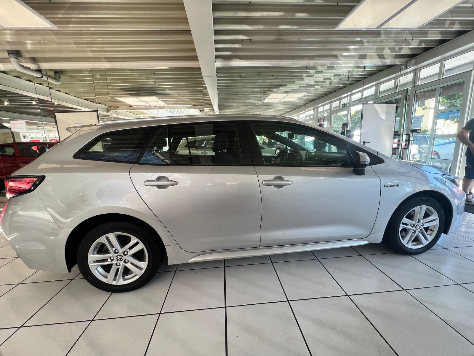 Toyota Corolla TS 1.8 Hybrid Business Edition - Samsaru's Car Outlet
