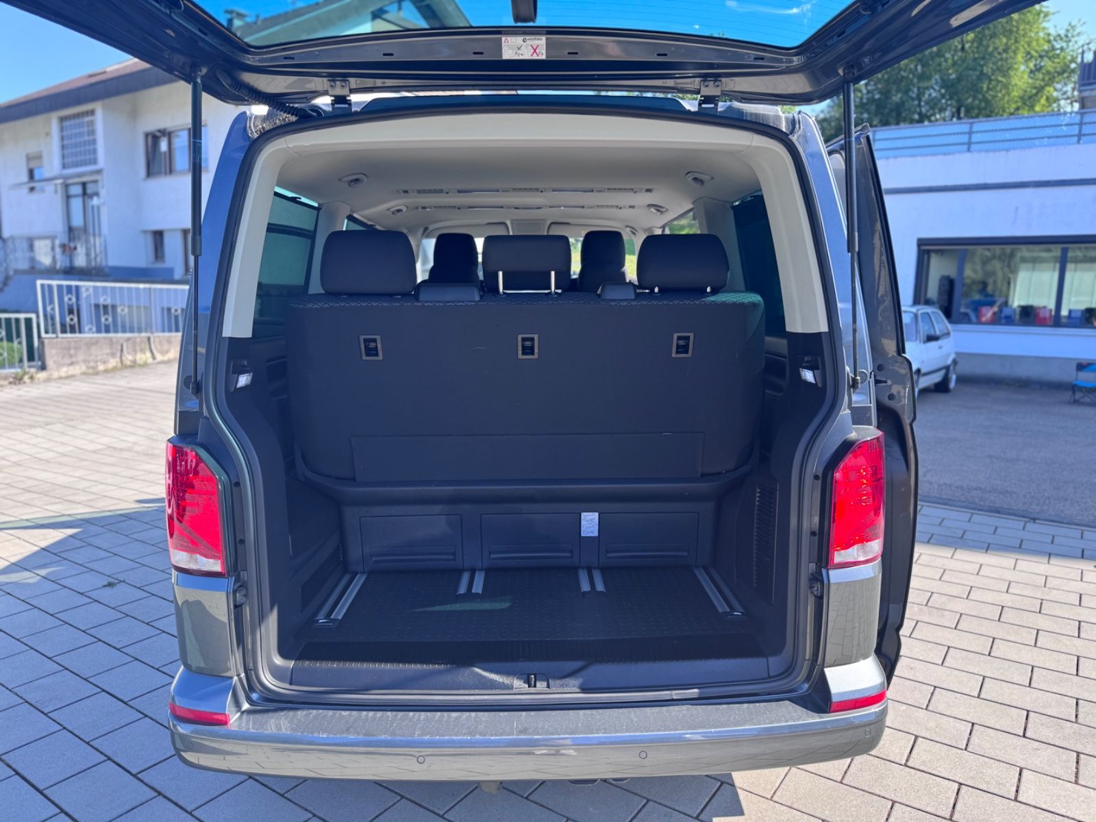 Volkswagen T6 Multivan DSG - Samsaru's Car Outlet