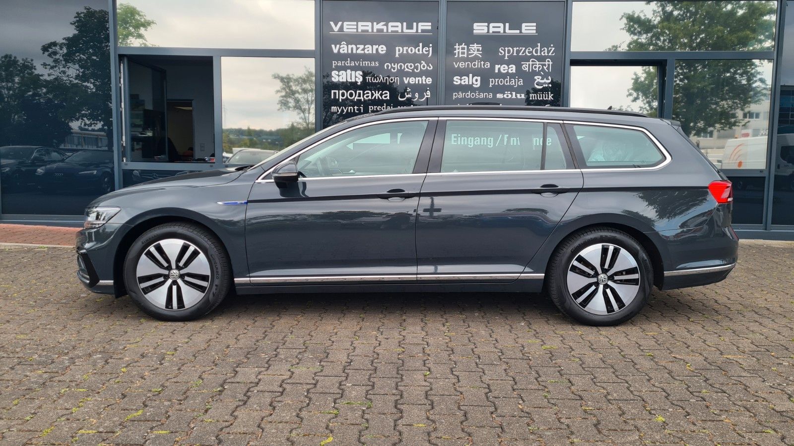 Volkswagen Passat Variant GTE - Samsaru's Car Outlet