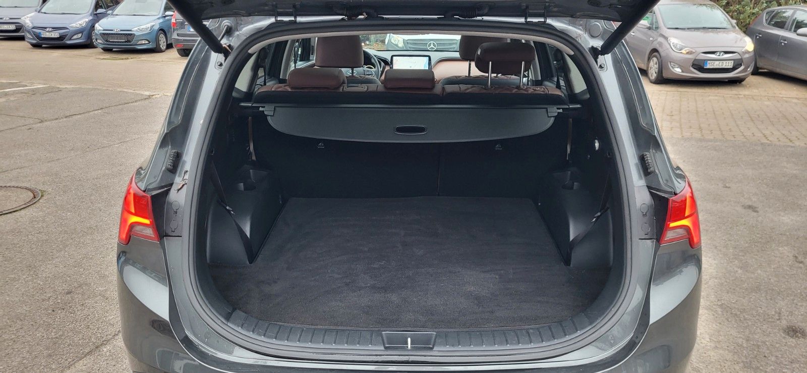 Hyundai Santa Fe 2.2 CRDi Signature 4WD - Samsaru's Car Outlet