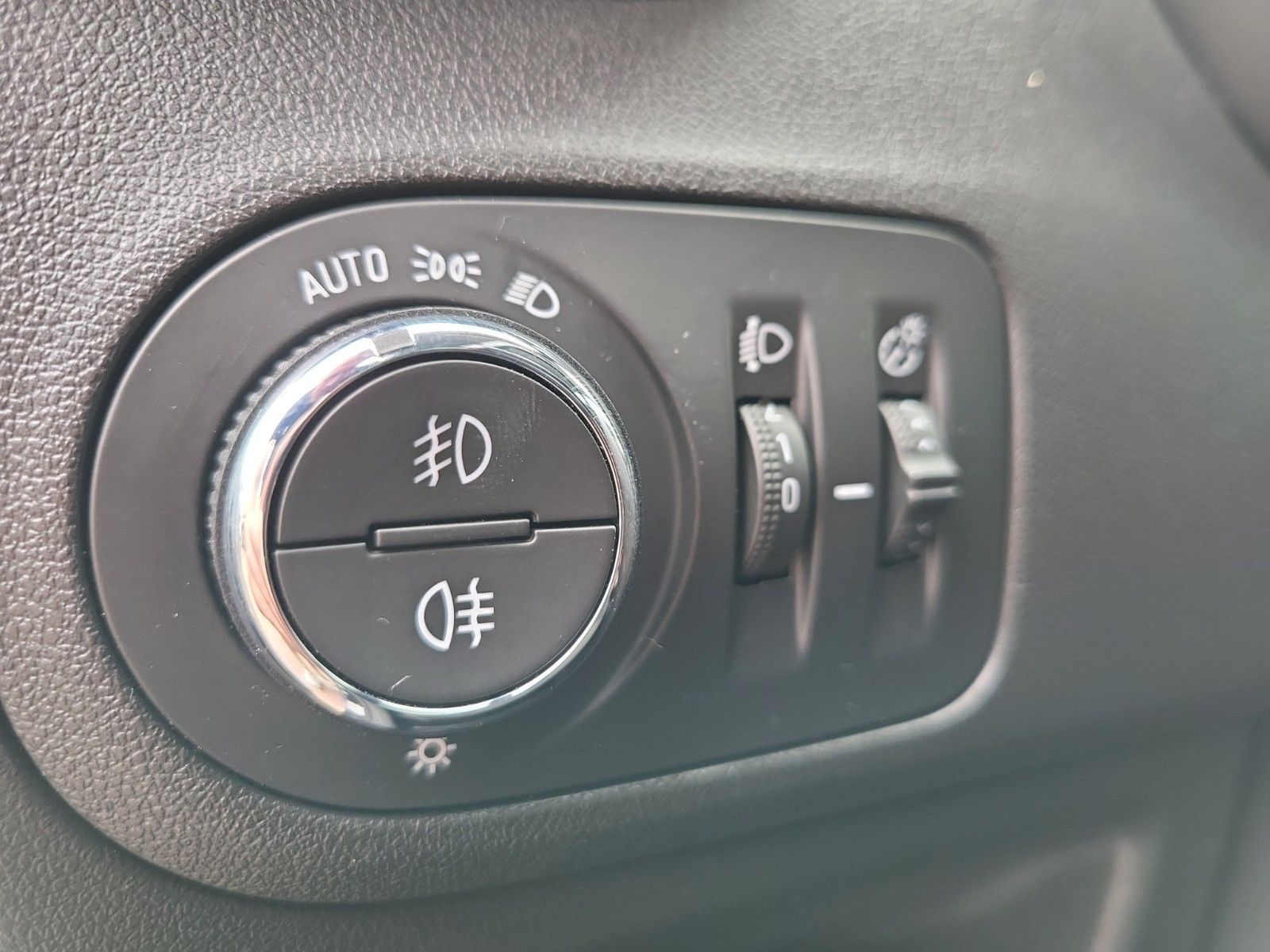 Opel Crossland X Edition - Samsaru's Car Outlet