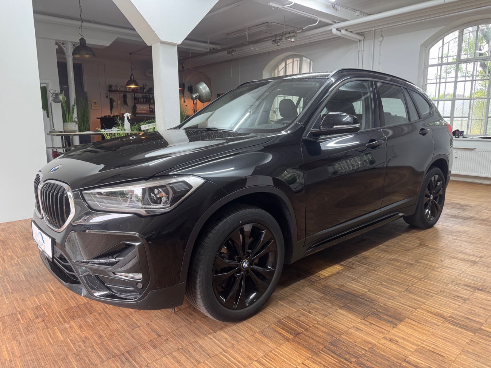BMW X1 xDrive20d Sport Line - Samsaru's Car Outlet