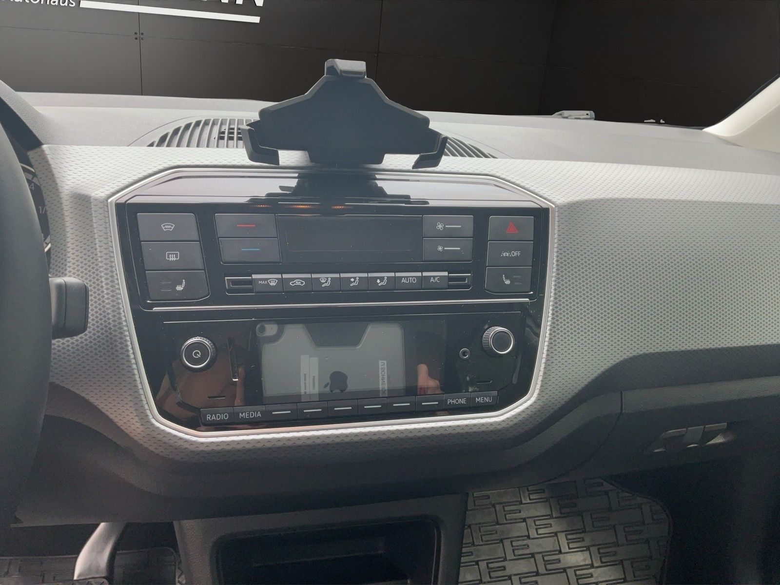 Volkswagen up! e-up! Active - Samsaru's Car Outlet